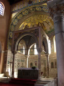 波雷奇歷史中心的尤弗拉西安教堂宗教建築群