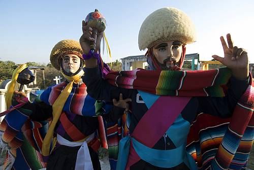 恰帕德科爾索城一月傳統盛會中的帕拉奇克舞
